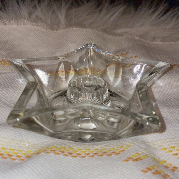 Vintage 1930’s cut Star-Shaped Glass Candle Holders. - Picture 7 of 7